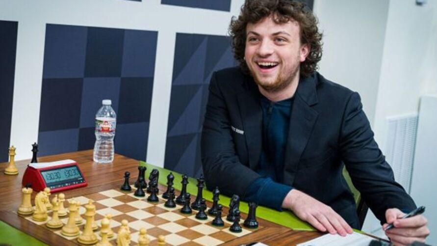 Jogador de xadrez é acusado usar plug anal para trapacear em